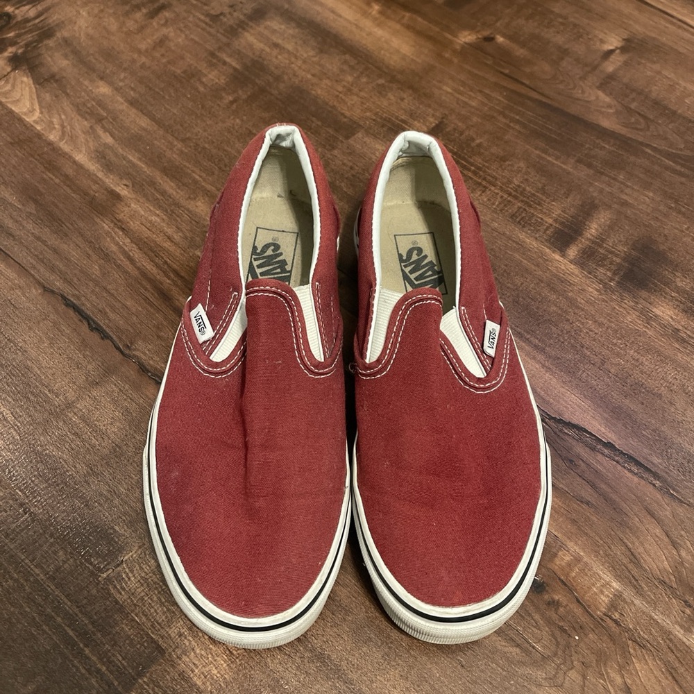 Vans Women’s Classic burgundy Slip-On